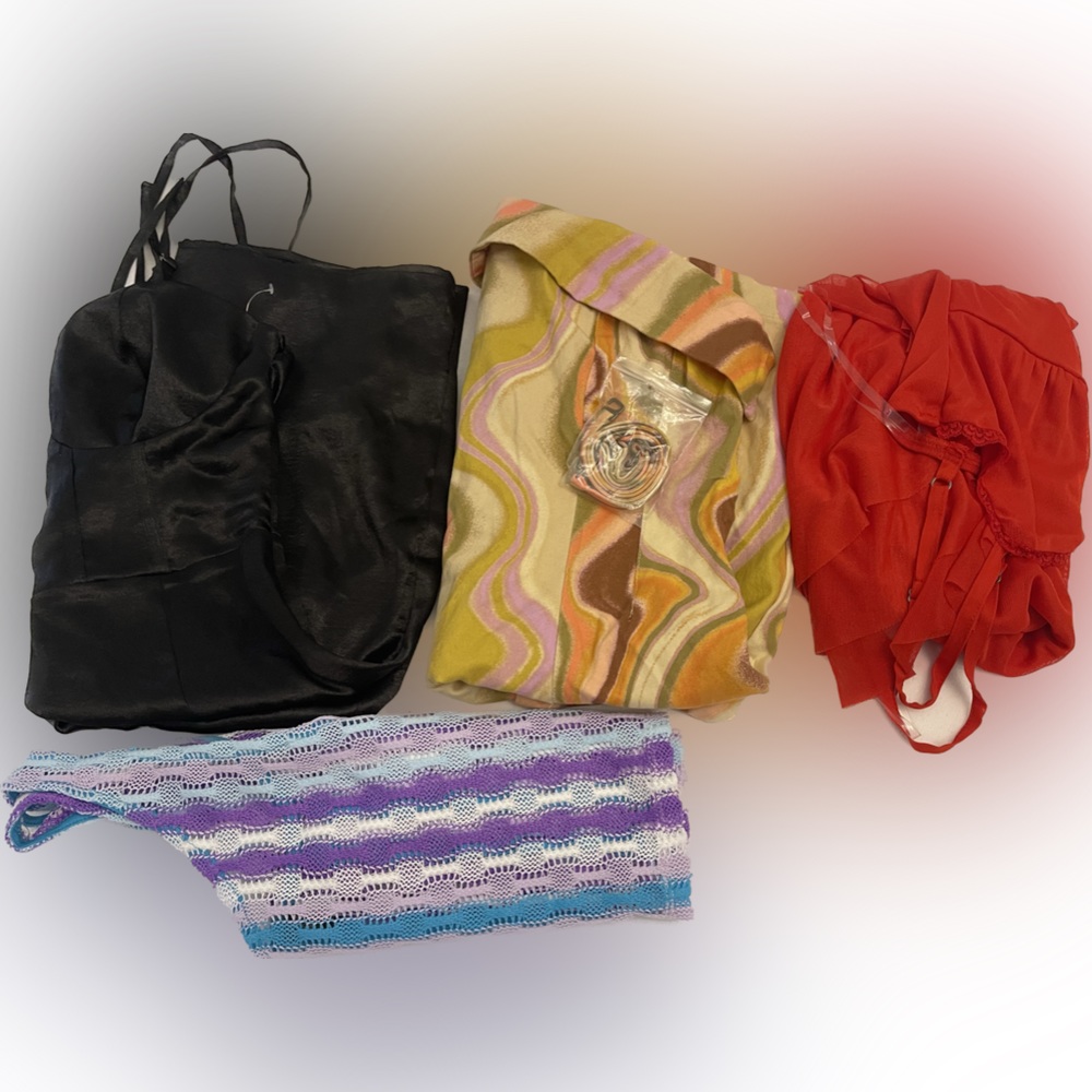 Wild fable woman clothing 4 piece lot NWOT black, multicolor, red dress, top